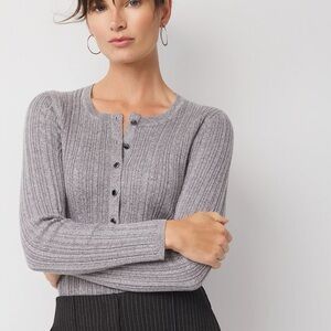 White House Black Market Ribbed Sweater in Gray/ Silver size S
